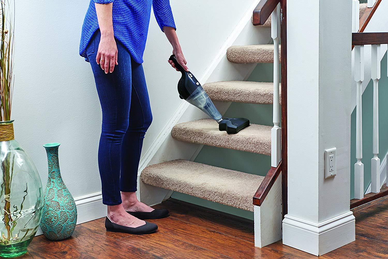 Портативний BLACK&DECKER акум. пилосос NSVA315J