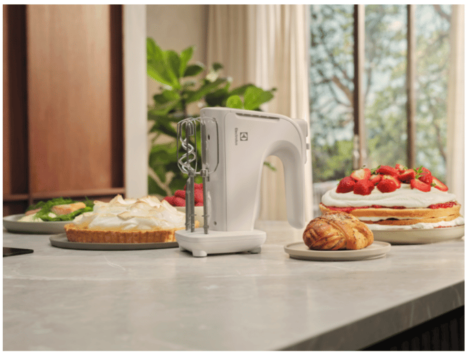 Міксер без чаші ELECTROLUX EHM4W