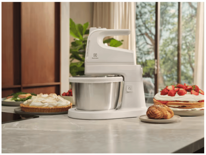 Міксер з чашою ELECTROLUX ESM4W
