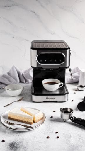 Кавоварка еспрессо HISENSE HESCM15DBK