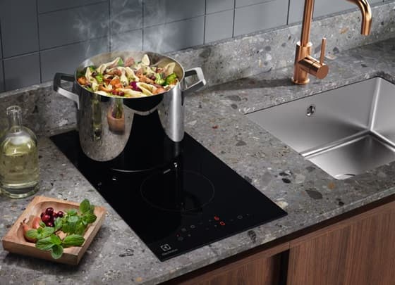 Вбуд. поверхня ELECTROLUX LHR3233CK